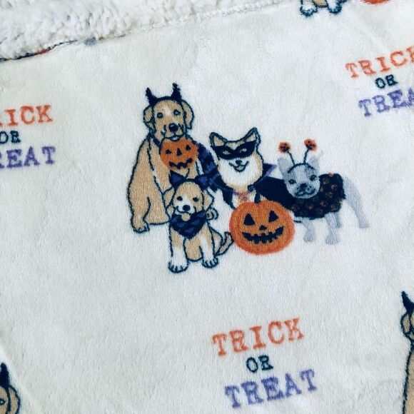 Plush Sherpa Halloween Dogs Pet Throw Blanket - Picture 2 of 3